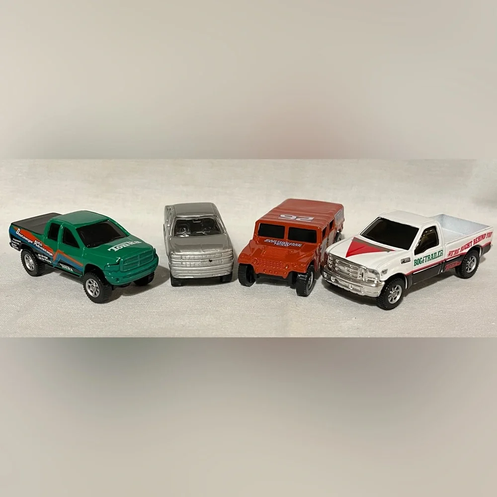 Maisto Pick Up Trucks (37-40)